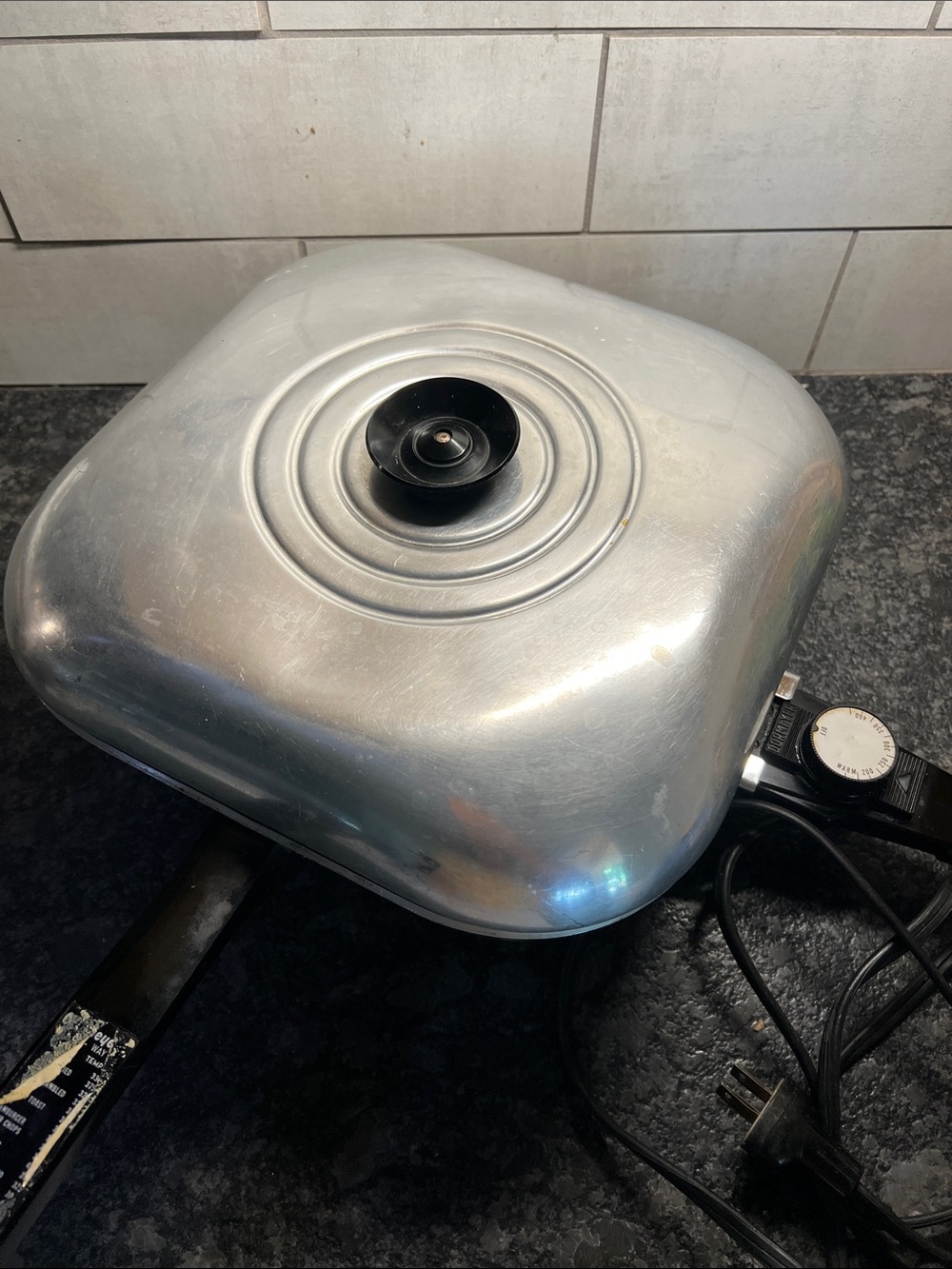MCM Vintage Square Electric Skillet. THIS IS AN OLDIE BUT GOODIE FOR SURE TESTED